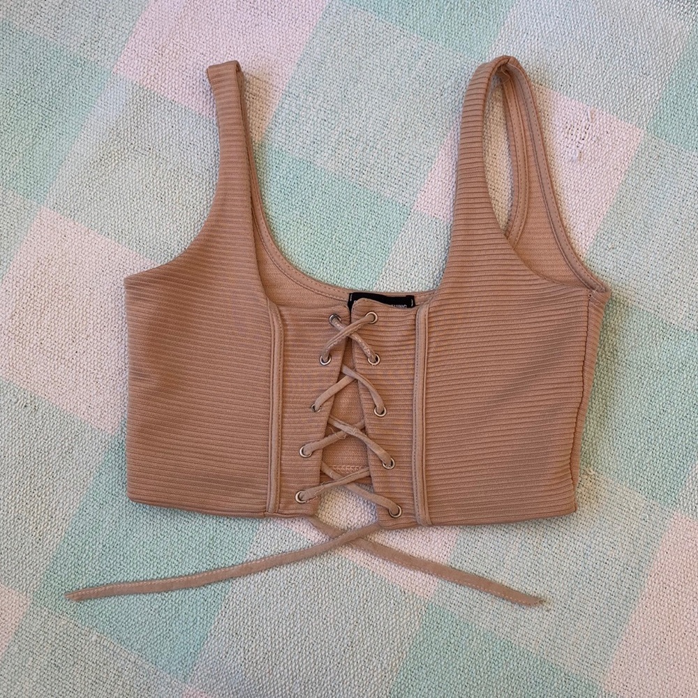 Lace-up corset in ballerina pink